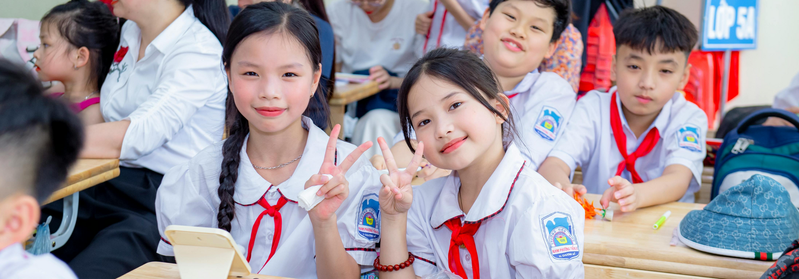 Nhà tài trợ và học sinh